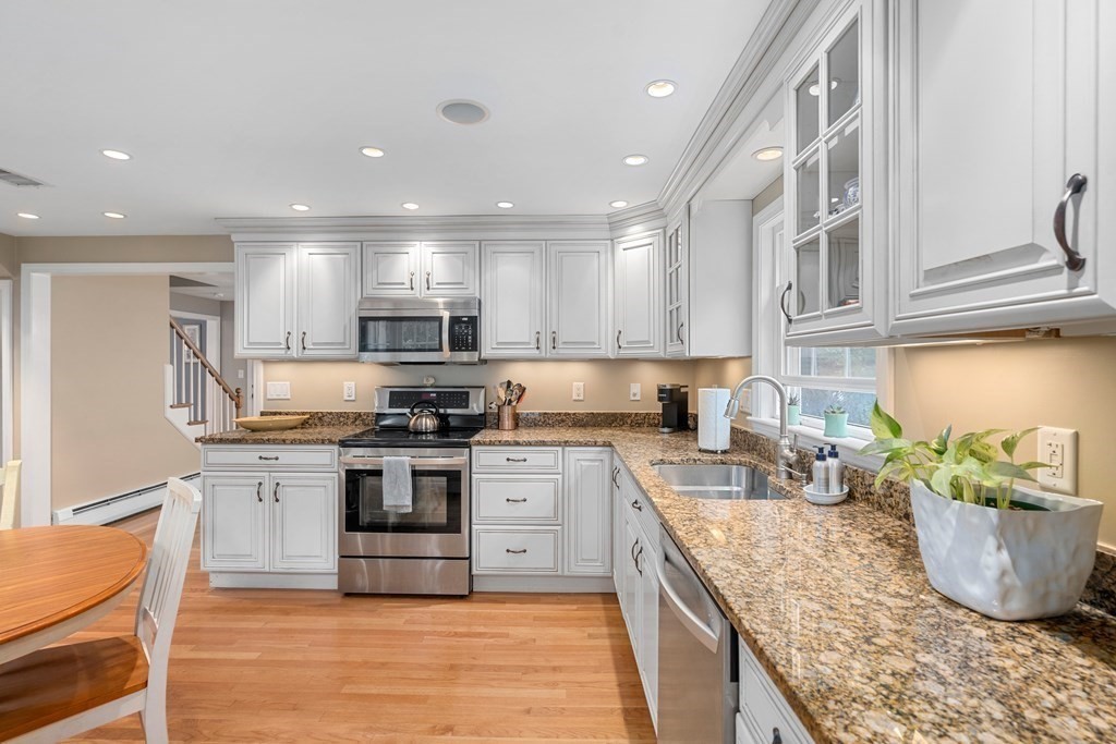 22 Dow Avenue Arlington, MA 02476 - Photo 7 of 27