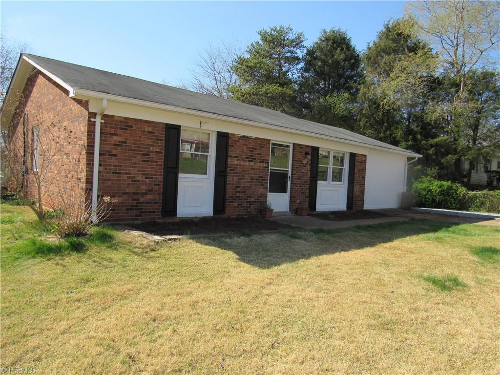 101 Locust Road King, NC 27021 - Photo 3 of 26