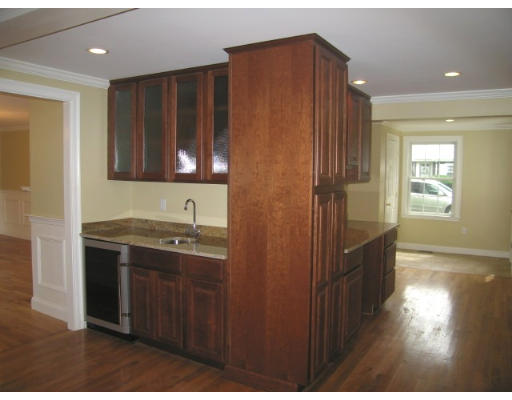 11 Canterbury Road Winchester, MA 01890 - Photo 7 of 11 Gallery Image 7