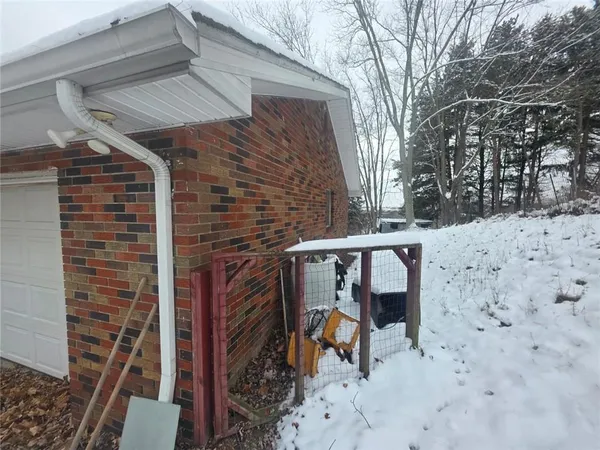 a view of an outdoor space