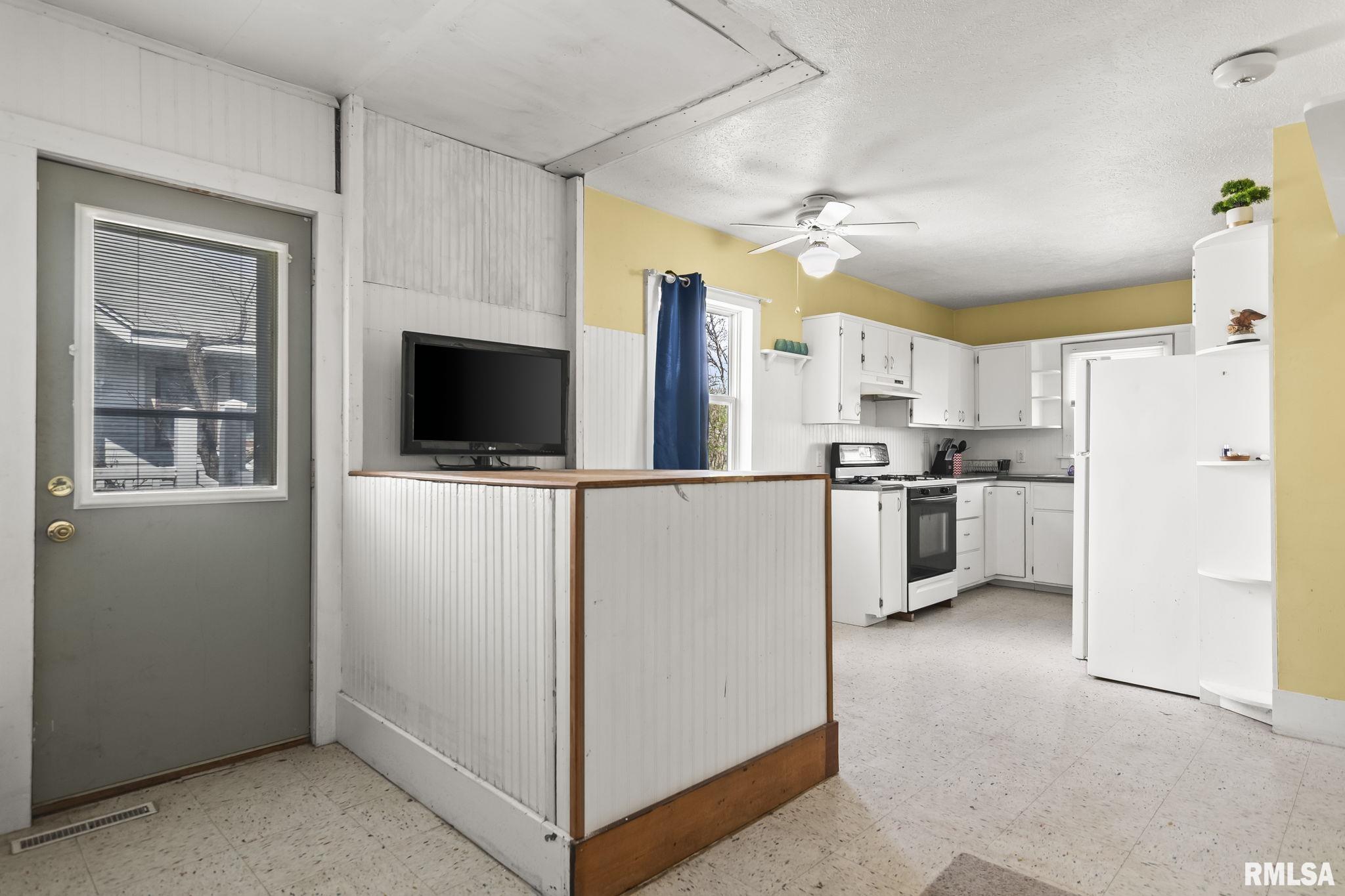 106 Henry Street Bulpitt, IL 62517 - Photo 12 of 31