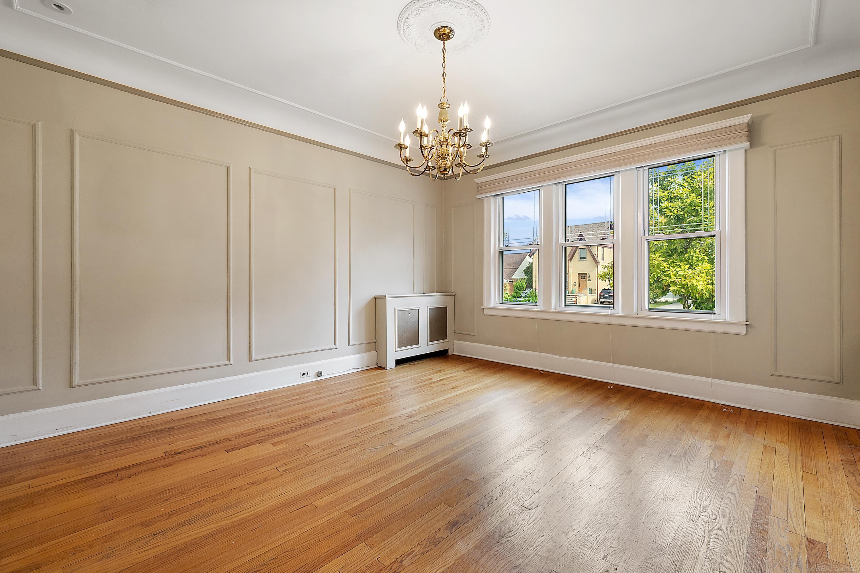 1371 Bedford Road Grosse Pointe, MI 48230 - Photo 11 of 44 50124154-12.JPG