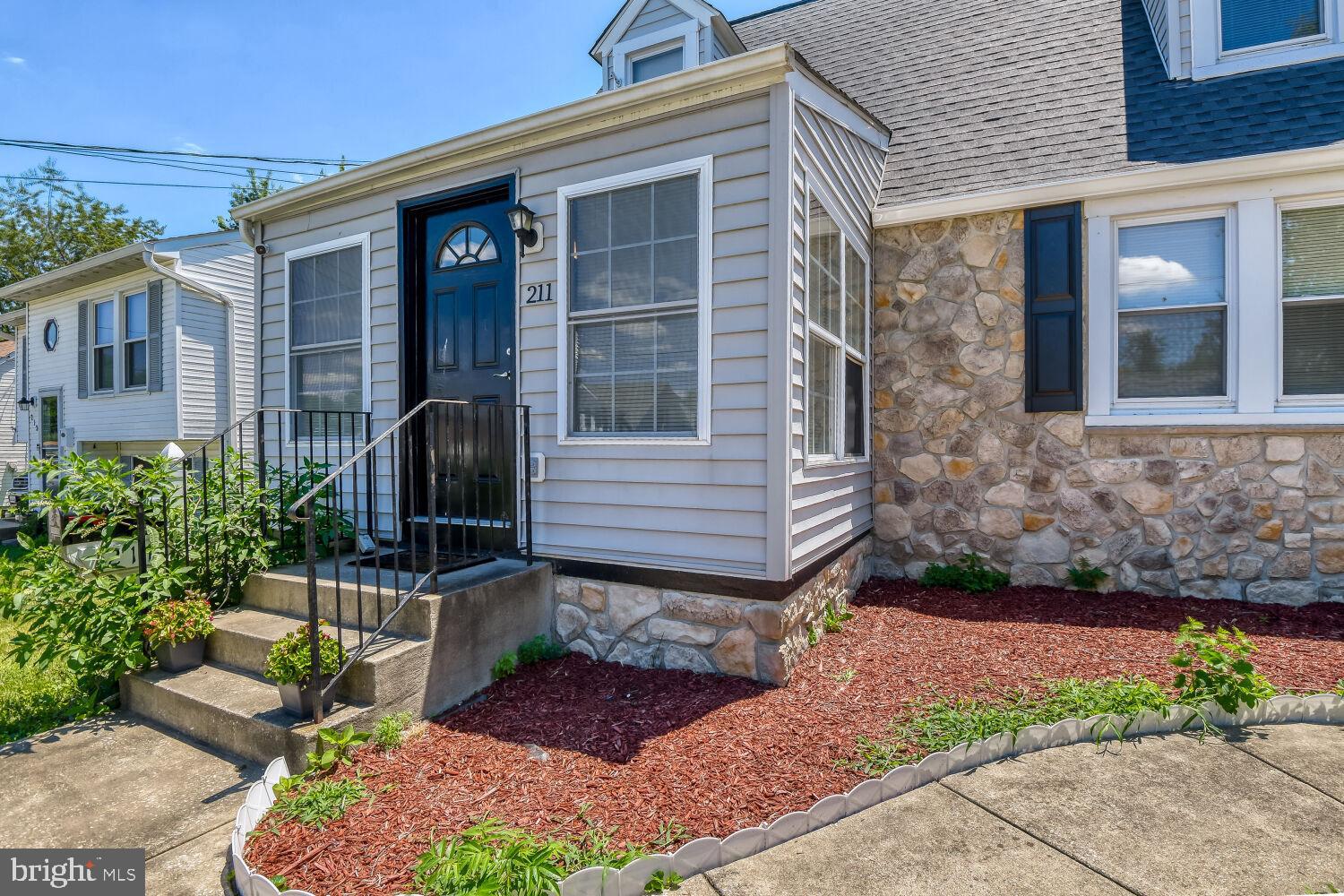 211 Lake Road Pasadena, MD 21122 - Photo 4 of 27