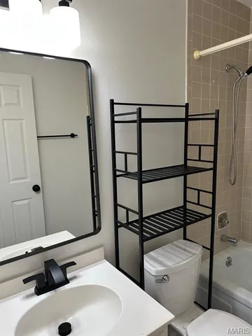 $2,750 | 1933 Meadowtree Lane, Kirkwood, MO 63122