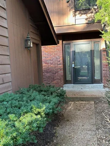 $2,750 | 1933 Meadowtree Lane, Kirkwood, MO 63122