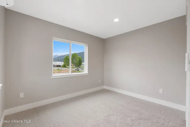 $1,800,000 | 1683-1679 Onyx Court, Sandpoint, ID 83864