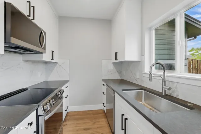 $1,800,000 | 1683-1679 Onyx Court, Sandpoint, ID 83864