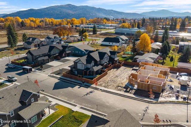 $1,800,000 | 1683-1679 Onyx Court, Sandpoint, ID 83864