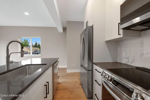 $1,800,000 | 1683-1679 Onyx Court, Sandpoint, ID 83864