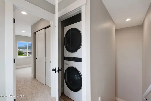 $1,800,000 | 1683-1679 Onyx Court, Sandpoint, ID 83864