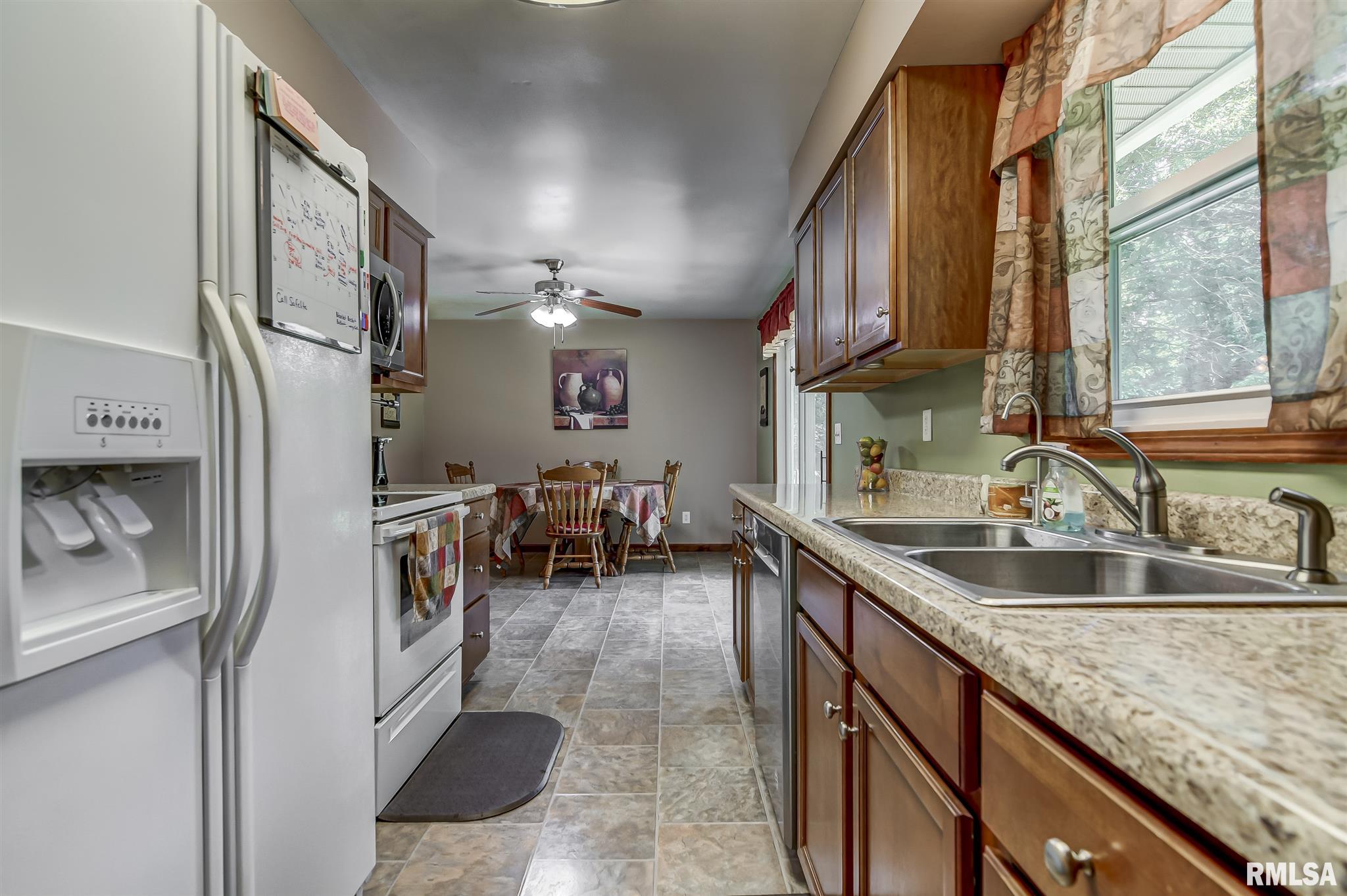 3125 Covered Bridge Road Chatham, IL 62629 - Photo 8 of 39