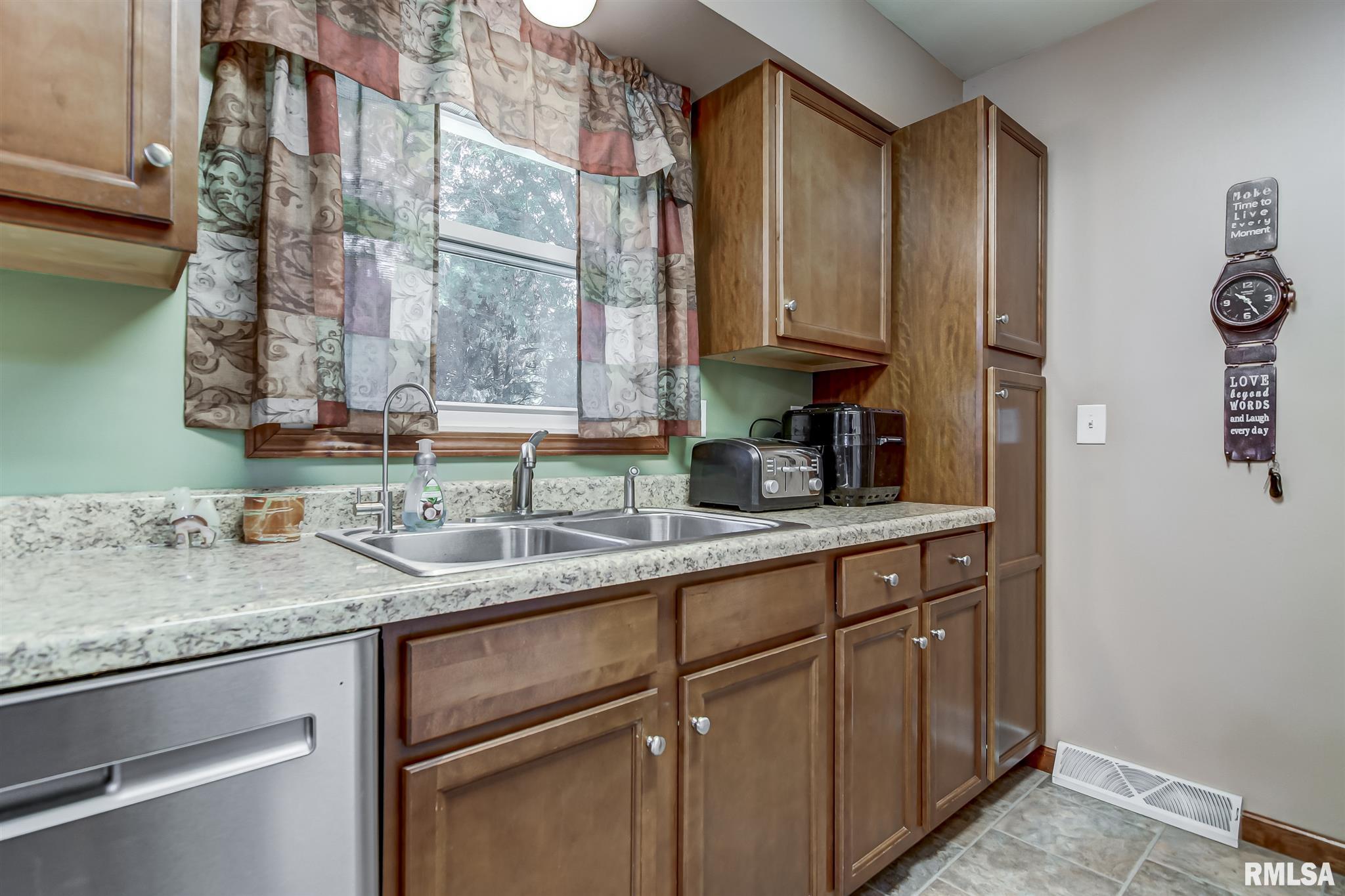 3125 Covered Bridge Road Chatham, IL 62629 - Photo 9 of 39