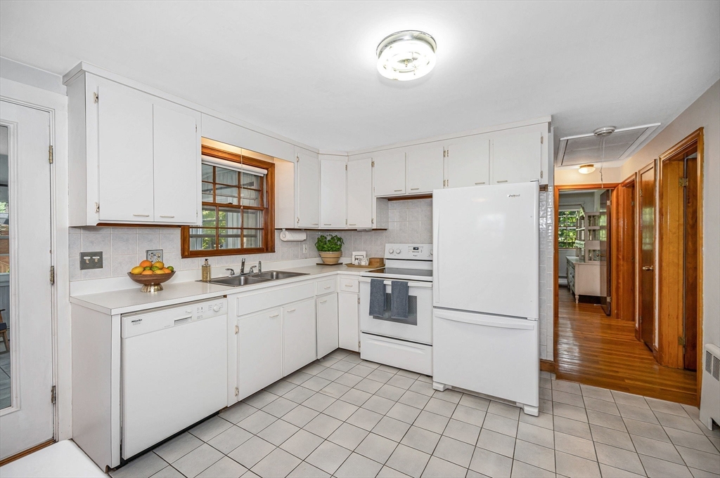63 Intervale Terrace Reading, MA 01867 - Photo 13 of 38 Gallery Image 13