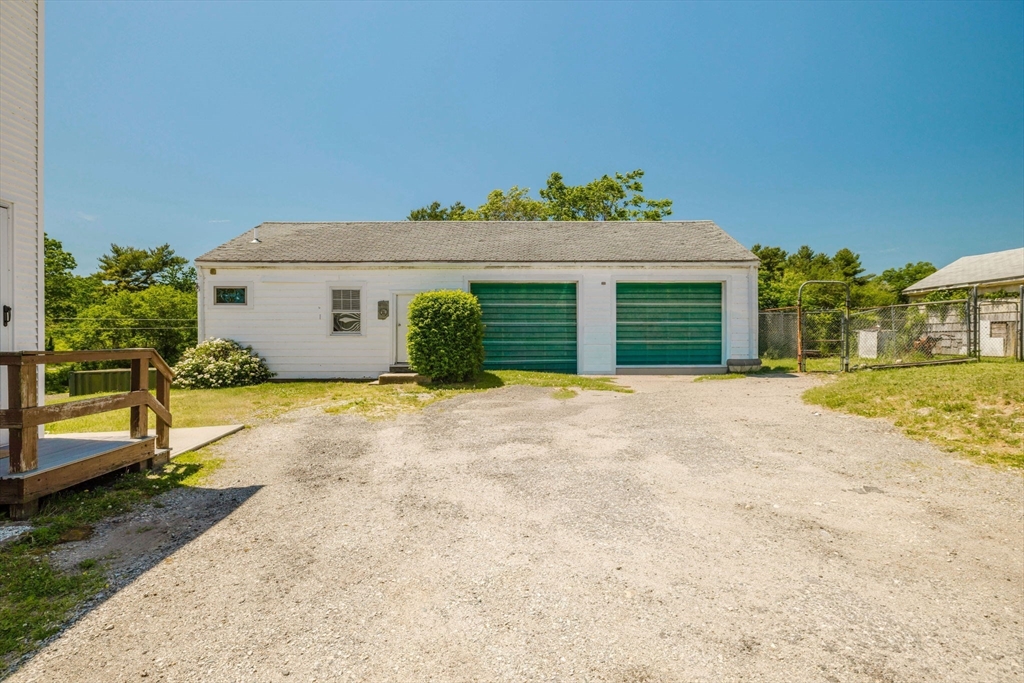 706 Gifford Road Westport, MA 02790 - Photo 6 of 38