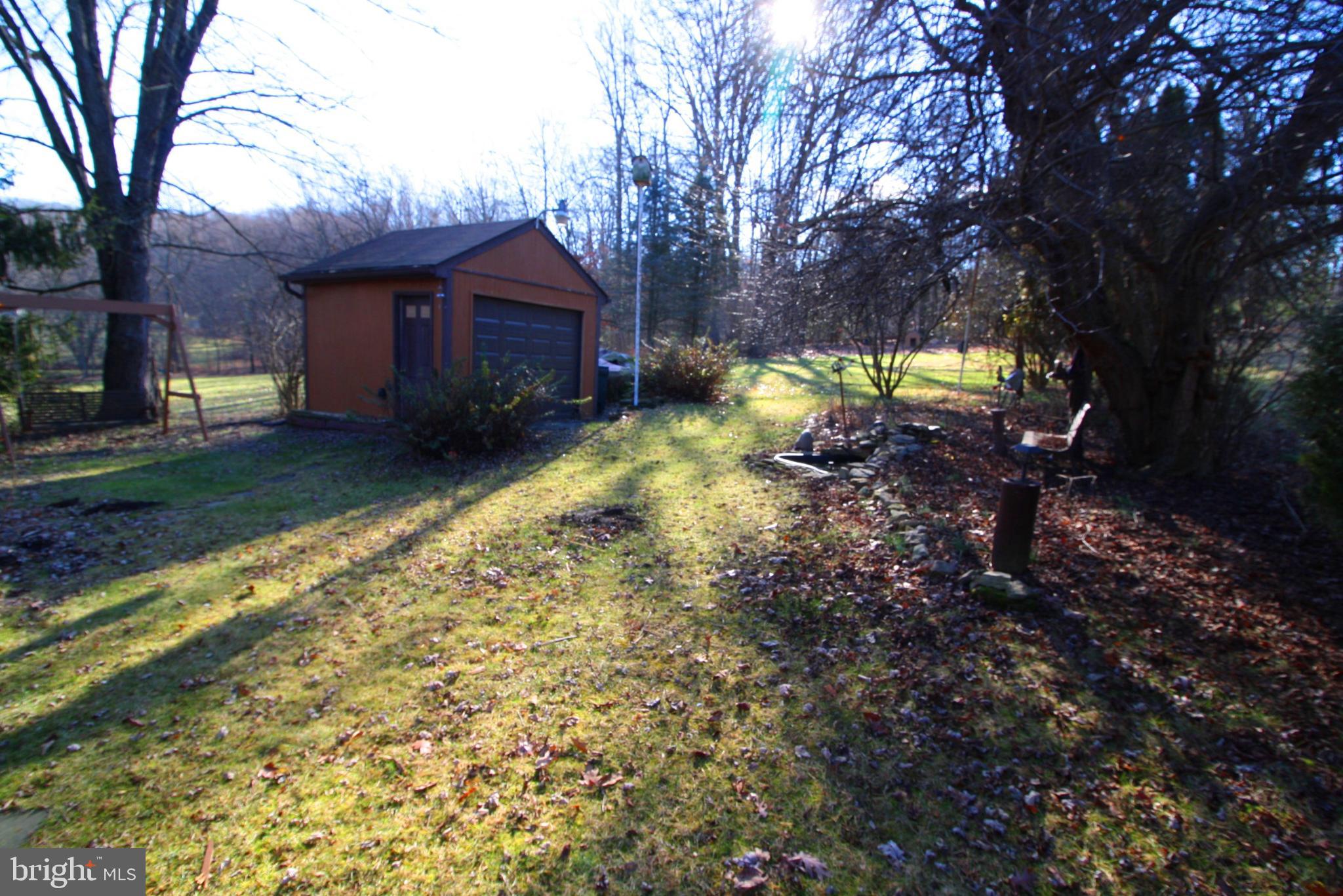 7863 Gnatstown Road Hanover, PA 17331 - Photo 8 of 42 Backyard