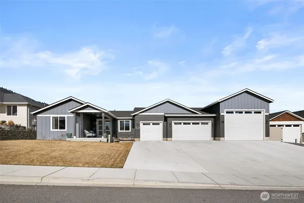 $899,000 | 15008 Allison Place, Entiat, WA 98822