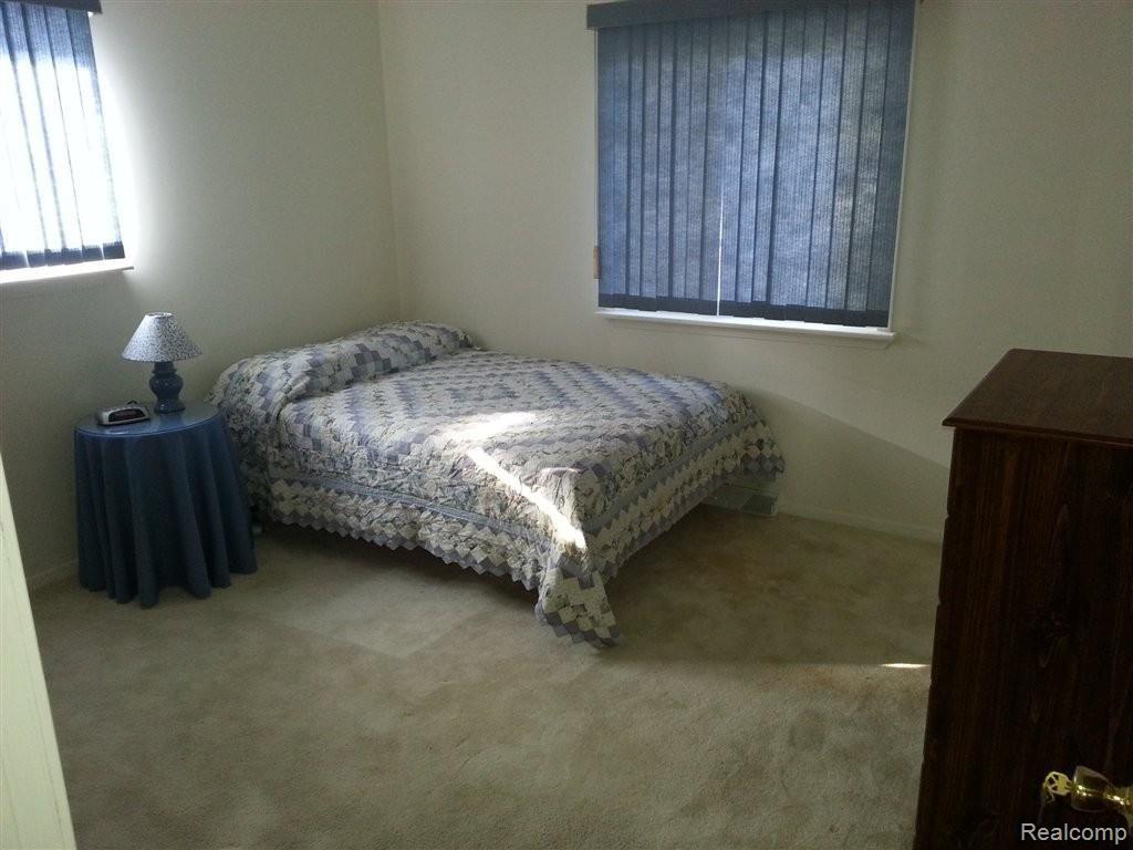 4797 Hatchery Road Waterford, MI 48329 - Photo 5 of 13 20131004_170752.jpg