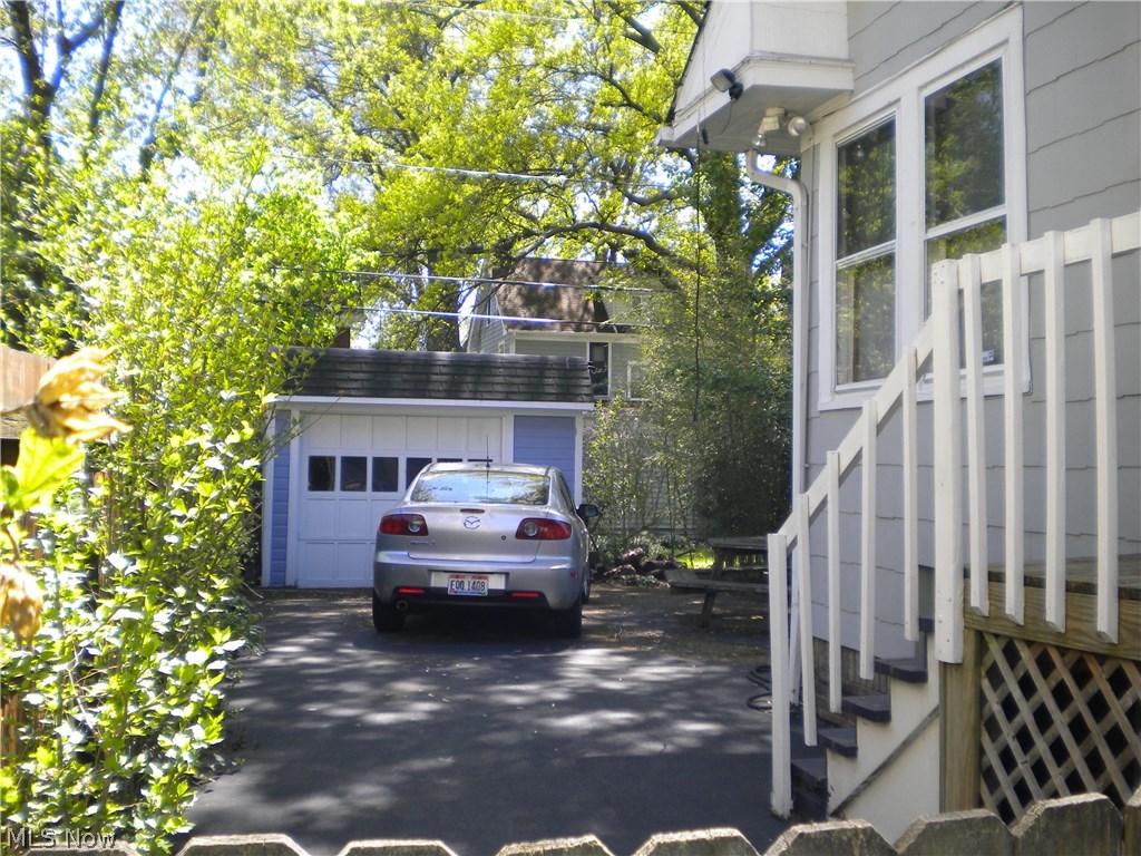 3044 Yorkshire Road Cleveland, OH 44118 - Photo 26 of 27 Gallery Image 26