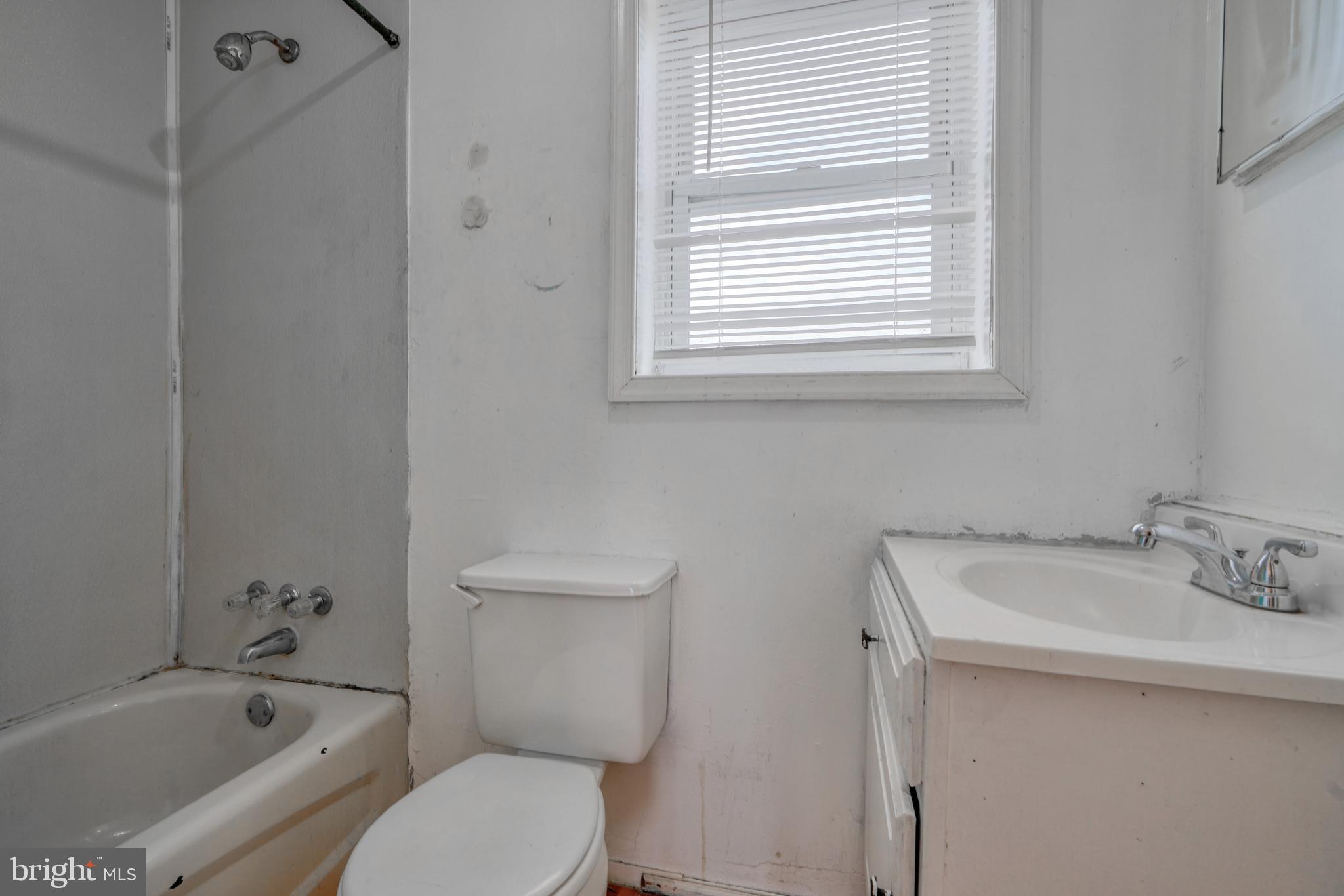 2121 Sparrows Point Road Sparrows Point, MD 21219 - Photo 15 of 43 Upstairs Bathroom