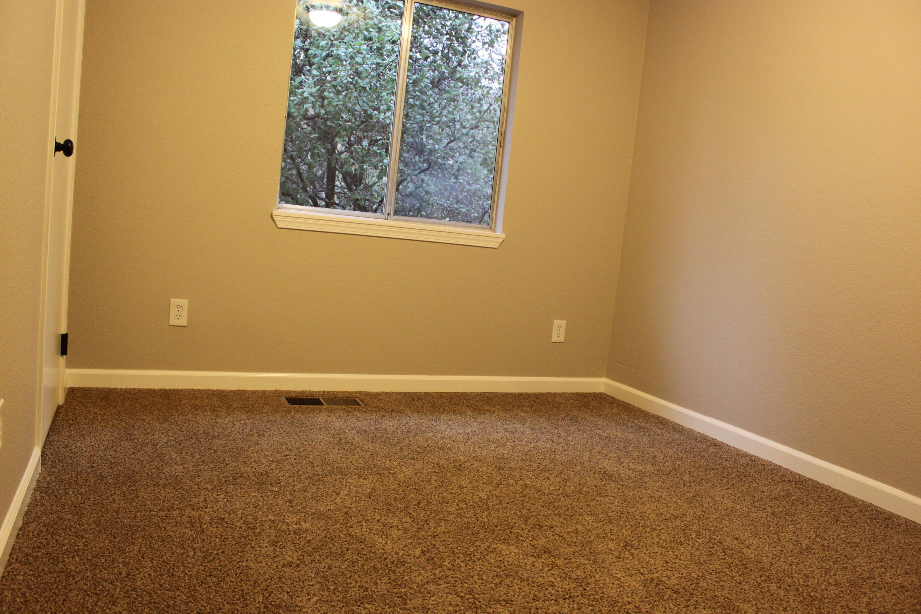 22158 Sunshine Way Redding, CA 96003 - Photo 11 of 29 Bedroom2