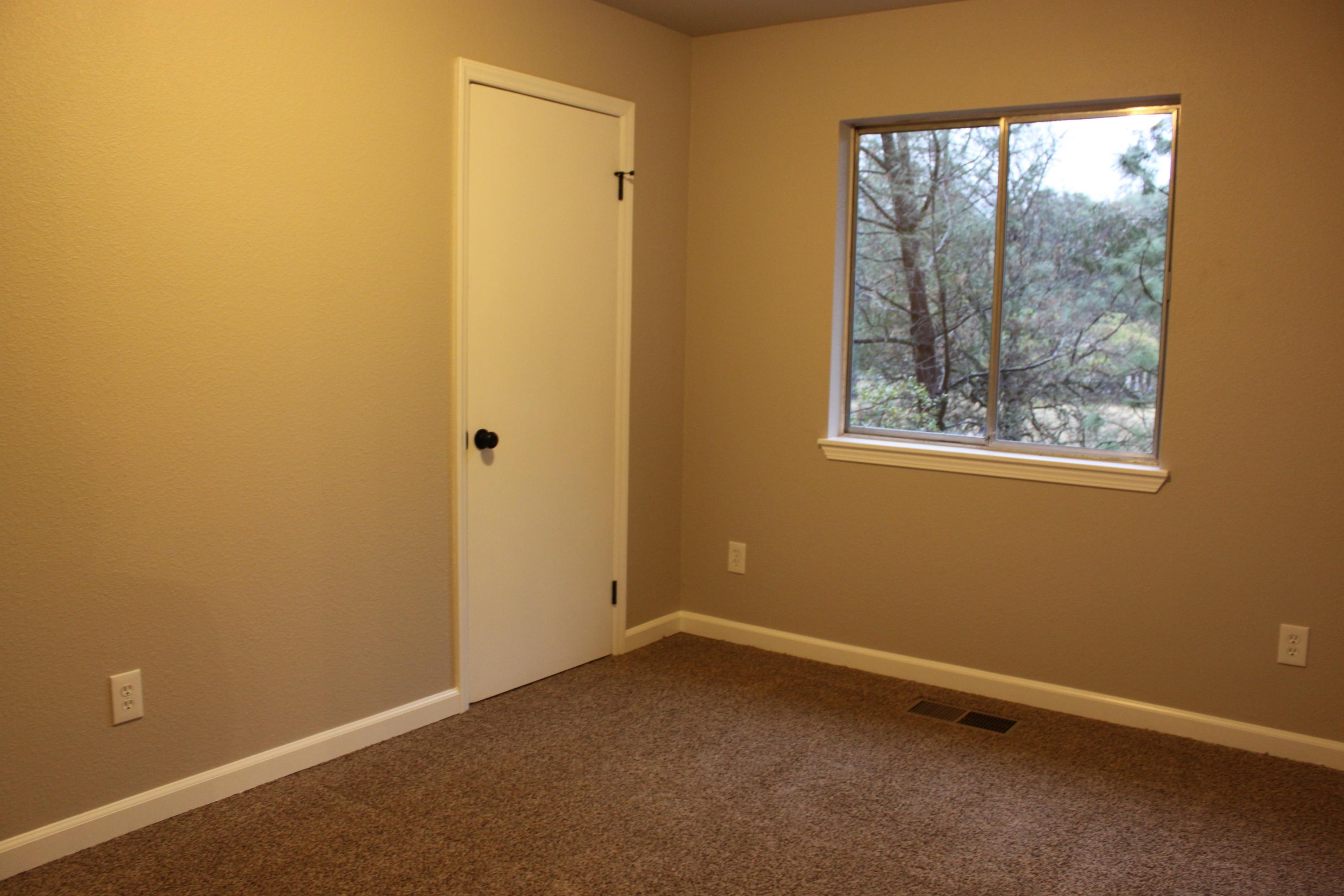 22158 Sunshine Way Redding, CA 96003 - Photo 12 of 29 bedroom2