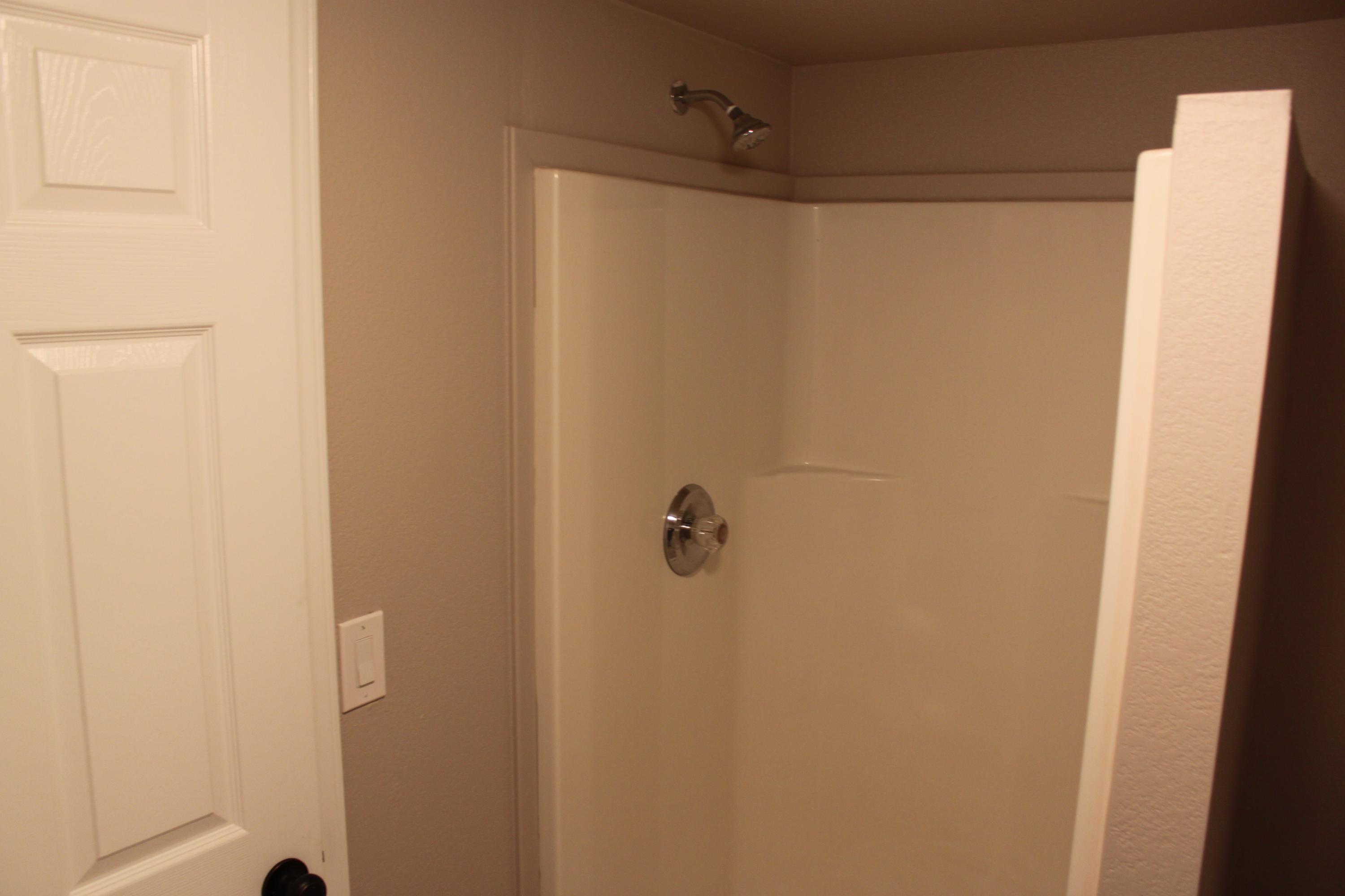 22158 Sunshine Way Redding, CA 96003 - Photo 15 of 29 Bathroom shower