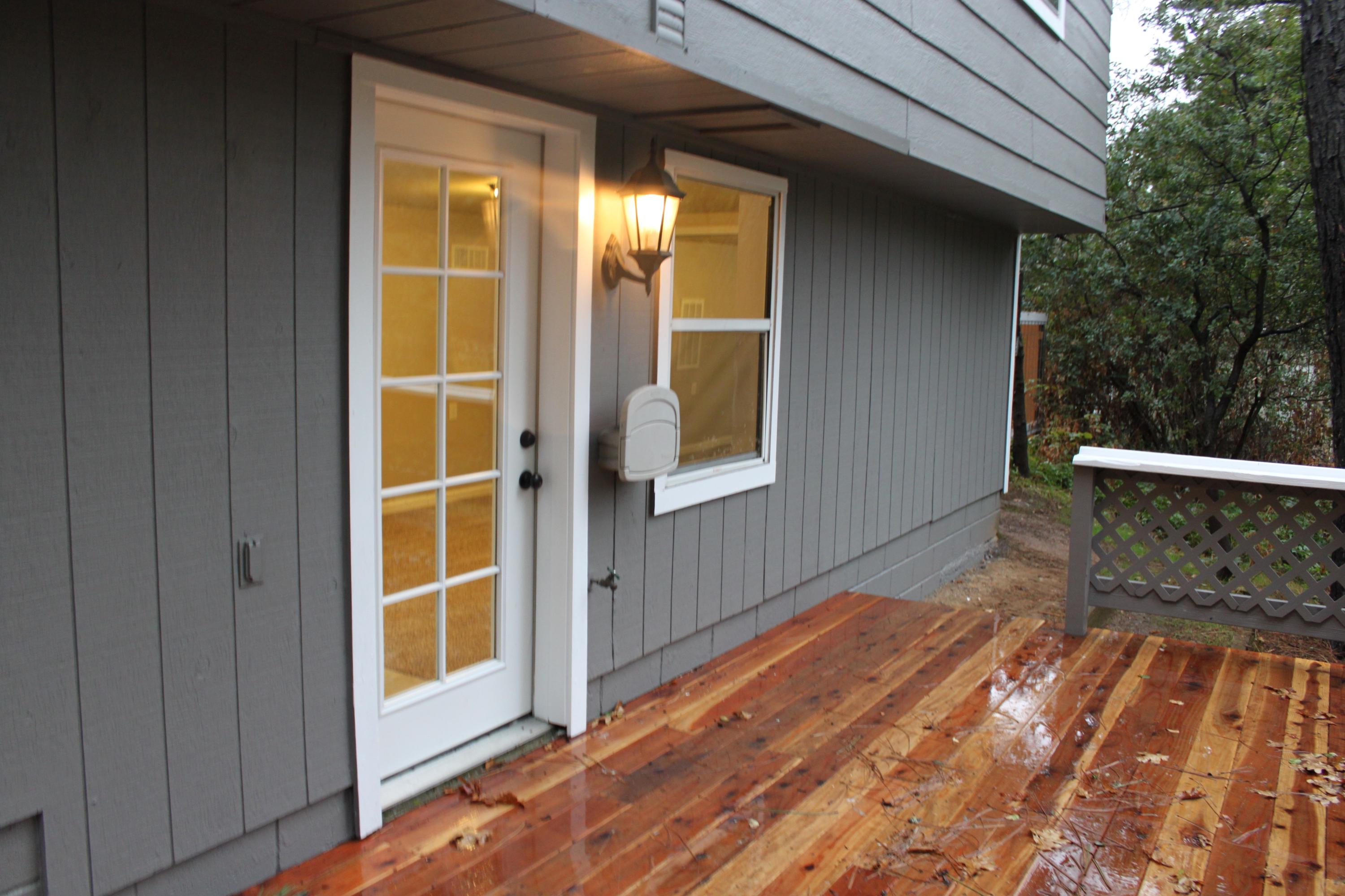 22158 Sunshine Way Redding, CA 96003 - Photo 18 of 29 Back patio