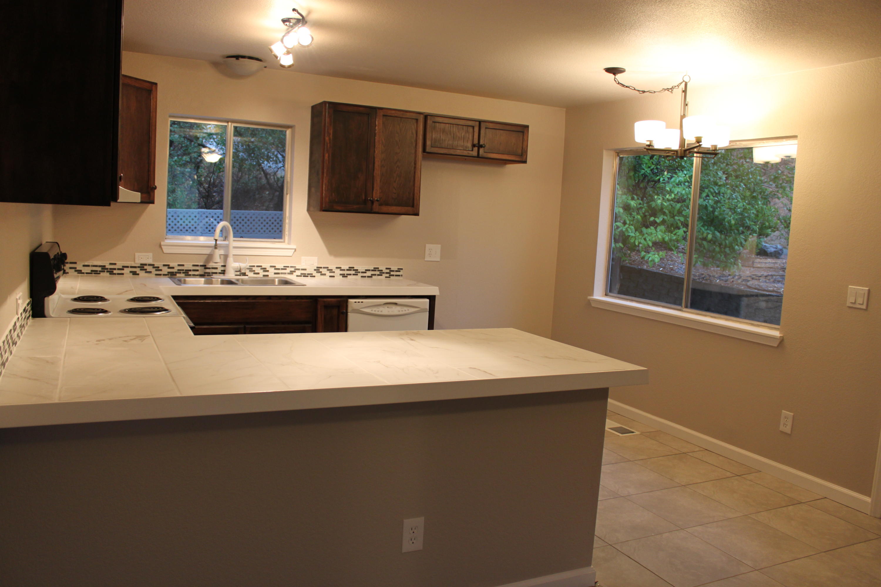 22158 Sunshine Way Redding, CA 96003 - Photo 3 of 29 Kitchen