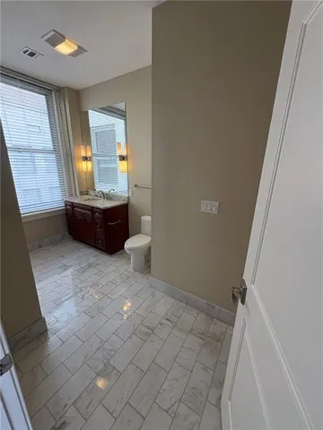 $3,380 | 210 Baronne Street, Unit 1804, New Orleans, LA 70112