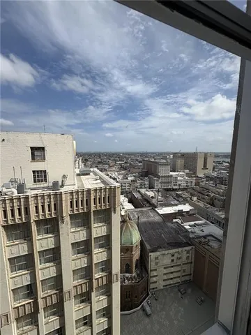 $3,380 | 210 Baronne Street, Unit 1804, New Orleans, LA 70112