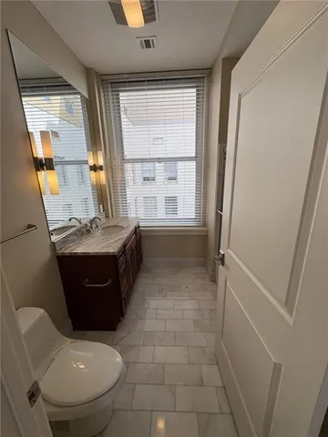 $3,380 | 210 Baronne Street, Unit 1804, New Orleans, LA 70112