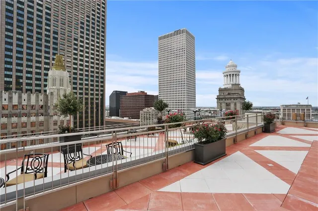 $3,380 | 210 Baronne Street, Unit 1804, New Orleans, LA 70112