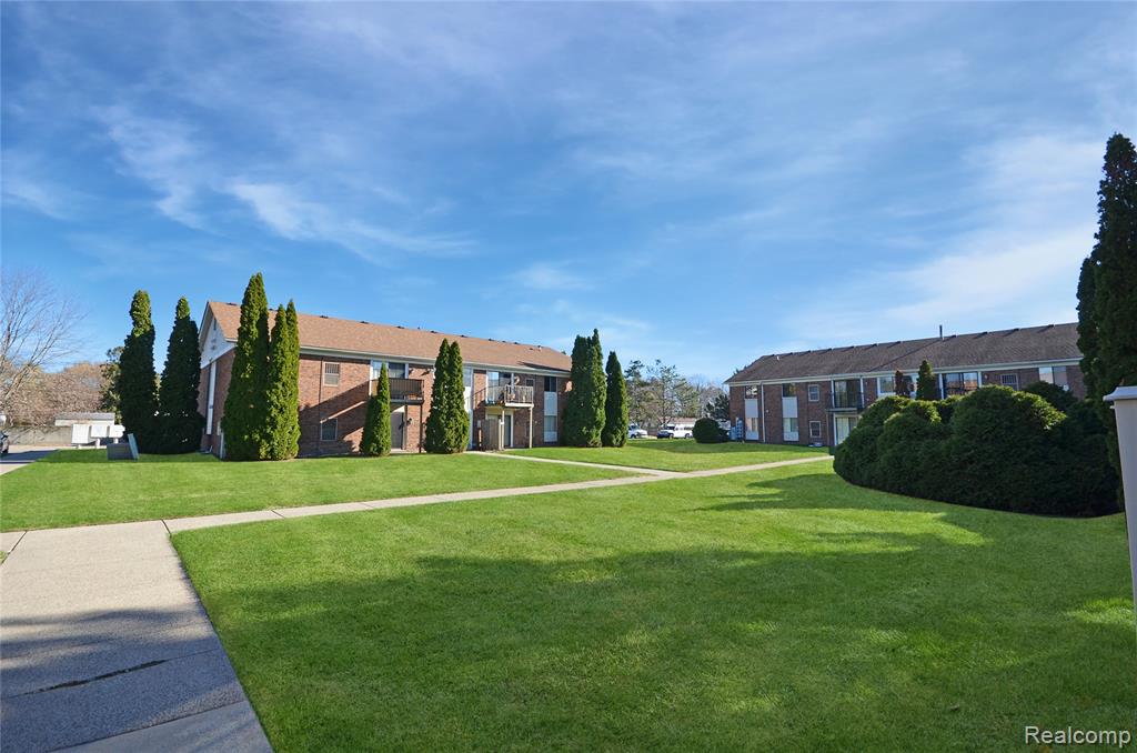 43298 Mound Road, Unit 40 Sterling Heights, MI 48314 - Photo 17 of 18 Gallery Image 17