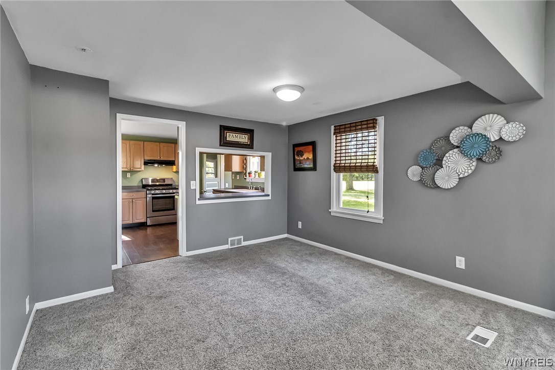 84 Westminster Road West Seneca, NY 14224 - Photo 8 of 47