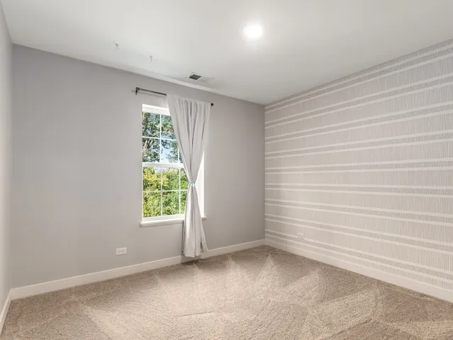 $365,000 | 1676 Carlstedt Drive, Batavia, IL 60510