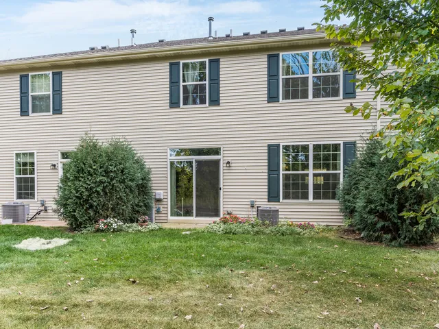 $365,000 | 1676 Carlstedt Drive, Batavia, IL 60510