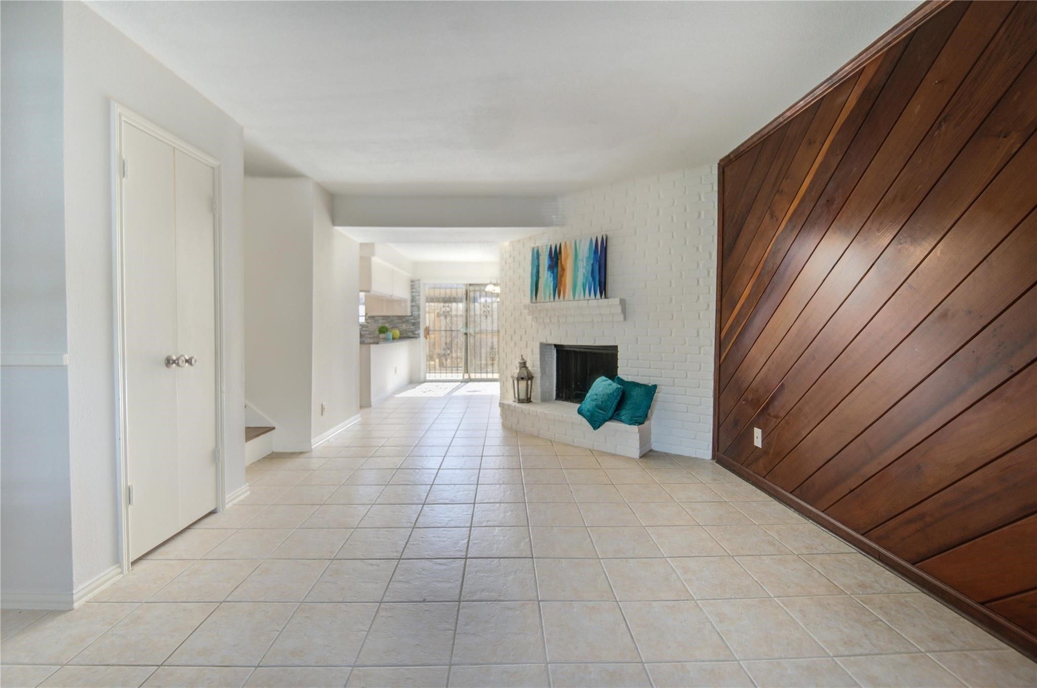 14633 Perthshire Road Houston, TX 77079 - Photo 5 of 48