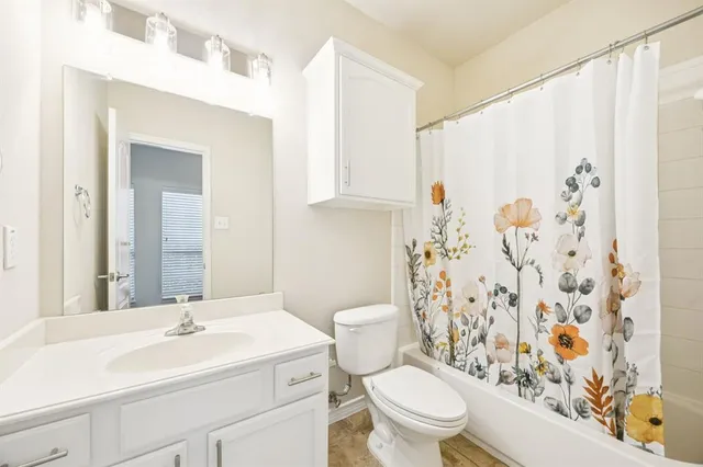 $2,400 | 6743 Pistoia Drive, Frisco, TX 75034