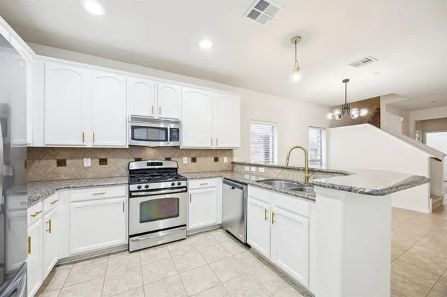 $2,400 | 6743 Pistoia Drive, Frisco, TX 75034