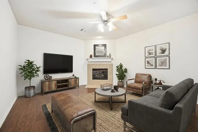 $2,400 | 6743 Pistoia Drive, Frisco, TX 75034