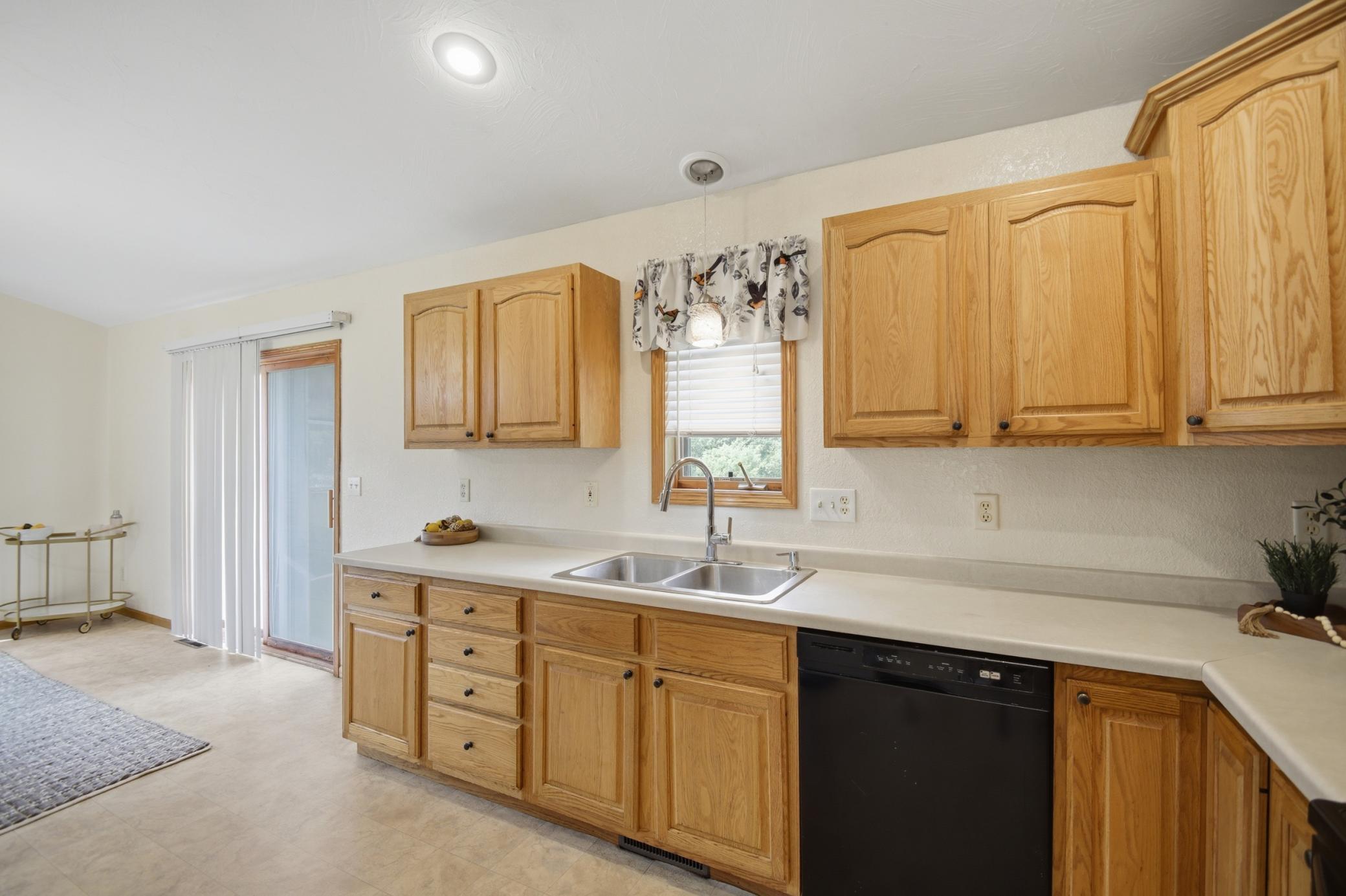 1600 26th Street Southwest Austin, MN 55912 - Photo 9 of 65