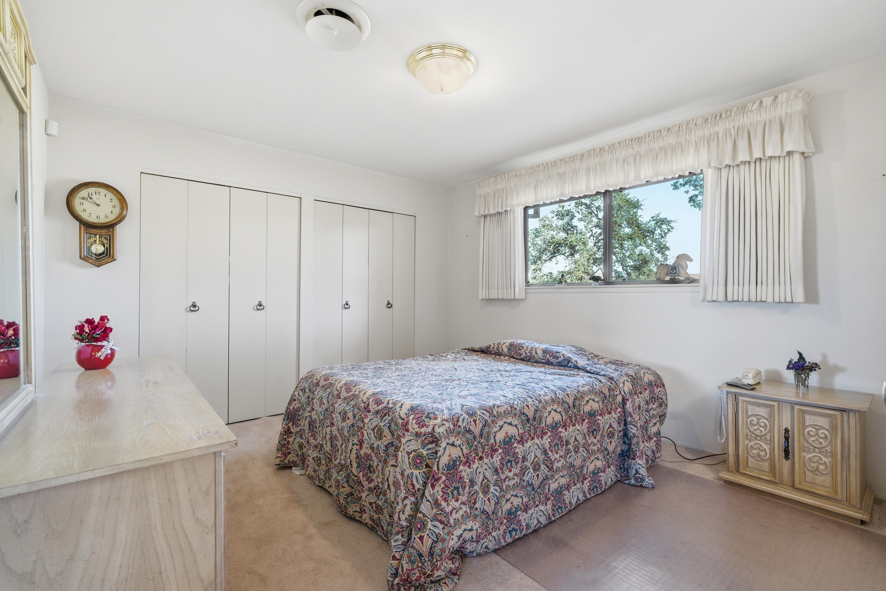 21241 Boyle Road Redding, CA 96003 - Photo 26 of 61 primary bedroom