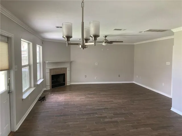 $2,700 | 750 Amy Lane, Gretna, LA 70056