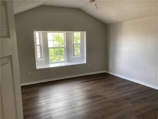 $2,700 | 750 Amy Lane, Gretna, LA 70056