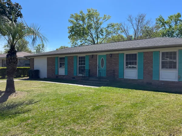 $1,750 | 102 Wessex Drive, Goose Creek, SC 29445