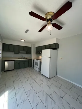$1,750 | 102 Wessex Drive, Goose Creek, SC 29445