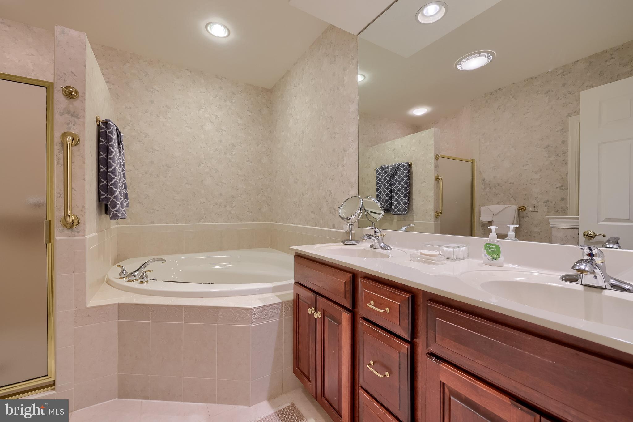605 Northfield Road Lititz, PA 17543 - Photo 31 of 50 Primary Bath