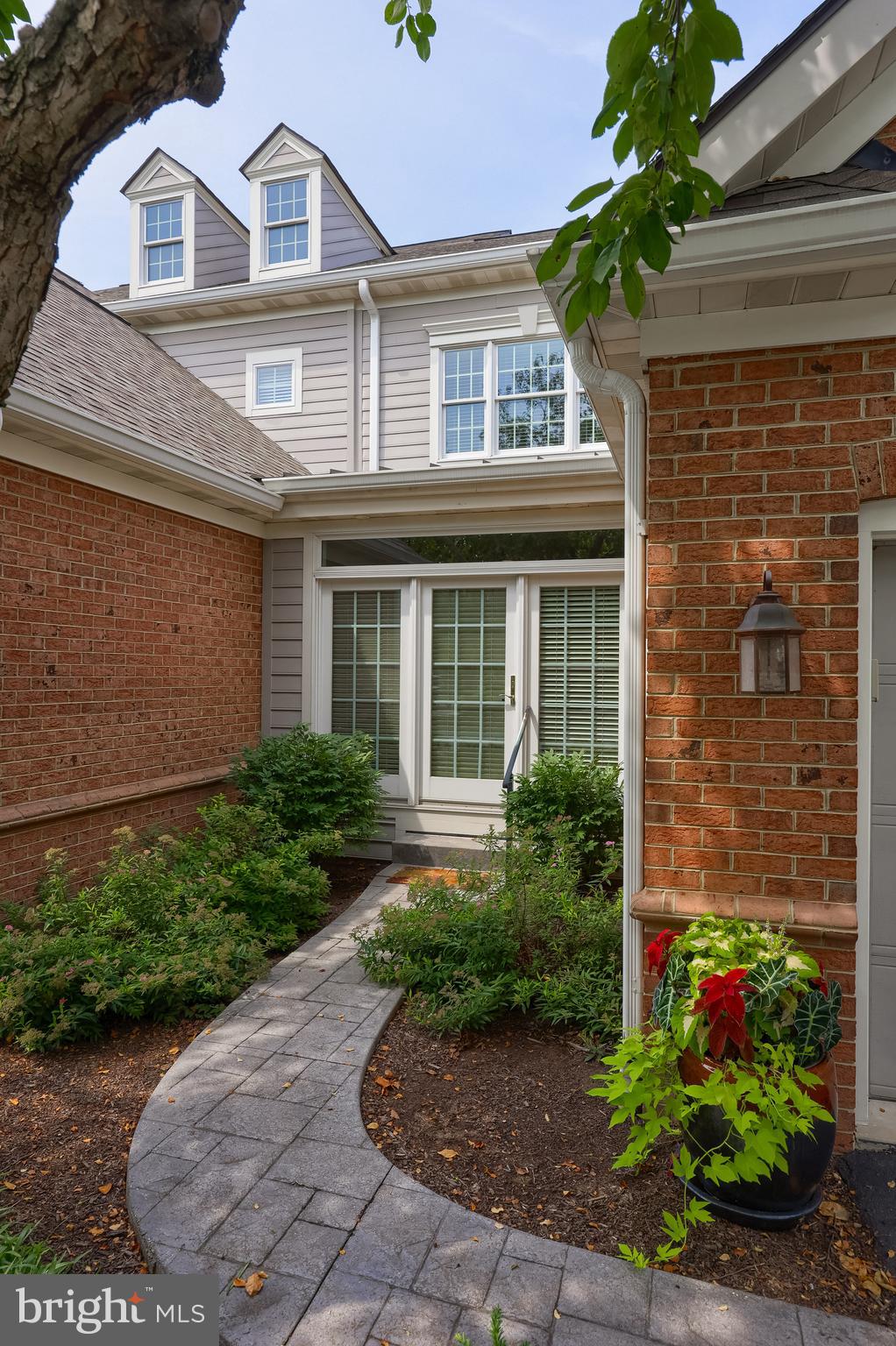 605 Northfield Road Lititz, PA 17543 - Photo 5 of 50 Front Entrance