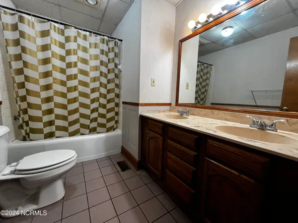 $1,125 | 219 North Church Street, Unit A, Hertford, NC 27944