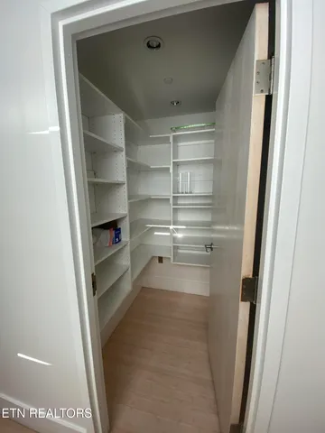 $2,750 | 106 West Summit Hill Drive Southwest, Unit 302, Knoxville, TN 37902